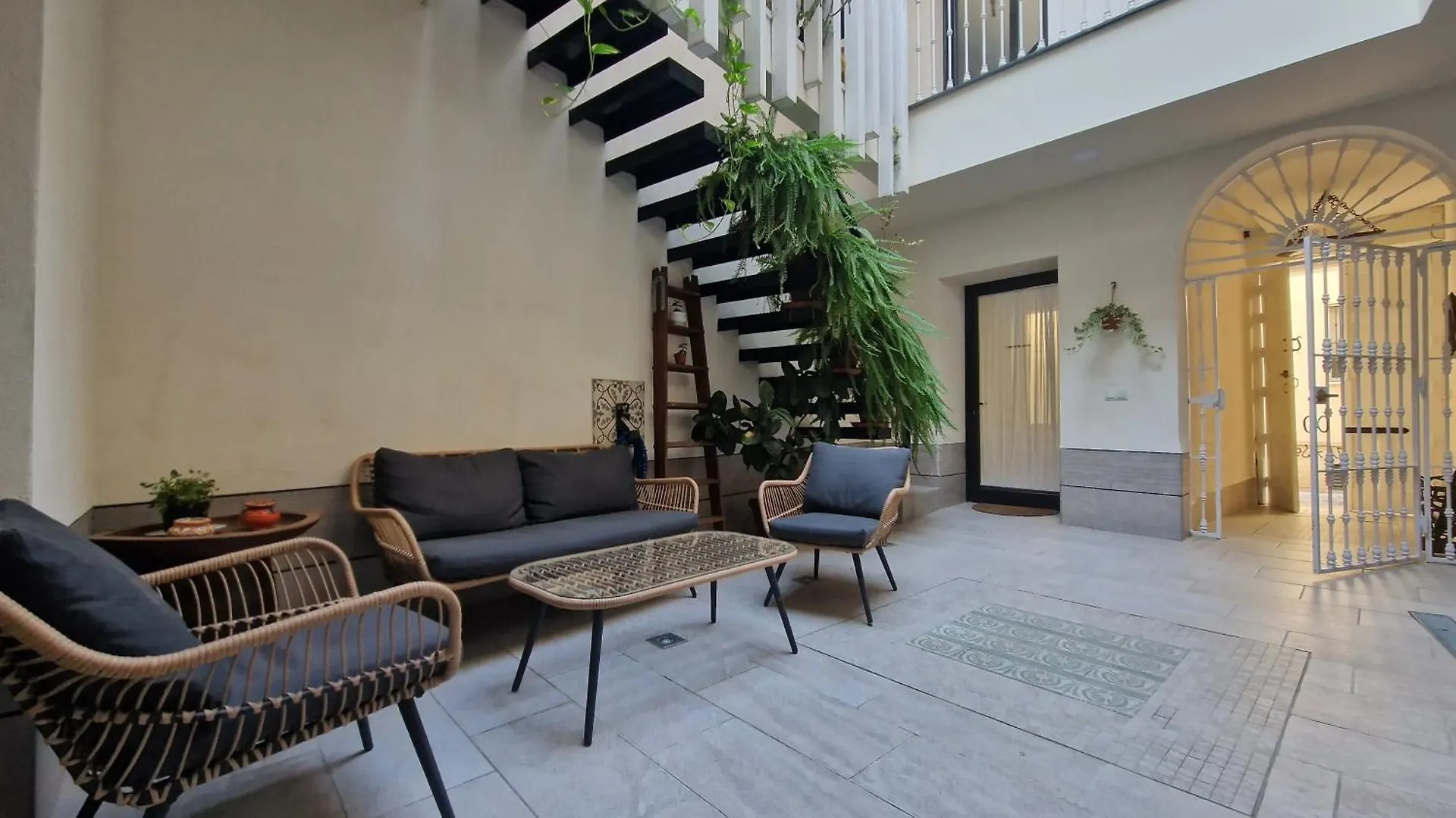 Duplex El Patio En Centro De Sevilla Spanien